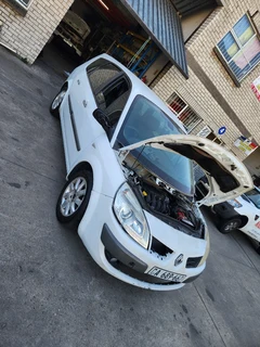Renault scenic 2 2.0 16V 6speed Striping for Spares