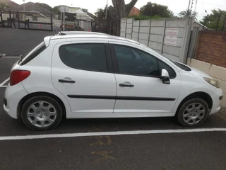 Peugeot 207 1.4 16v- Manual - Striping for Spares – from 2004 up to 2010