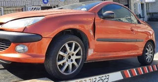 Peugeot 206cc 2.0 16v. Convertible Striping for spares– From 2002 up to 2007