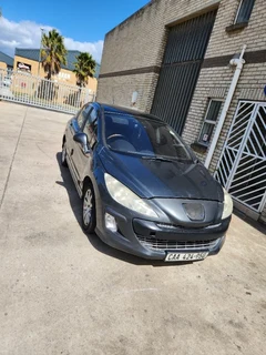 Peugeot 308 1.6THP - 2009 model - 5 speed manual - Striping for spares