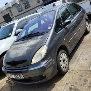 Citroen Xsara Picasso 2.0hdi 8v. 5 speed manual Striping for spares