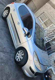 Peugeot 207 1.4 16v. 2007 striping for spares