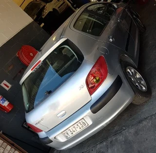 Peugeot 307 – 1.6 16V Petrol –  striping for spares