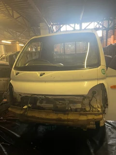 Hyundai H100 Complete Bakkie Stripping for Spares