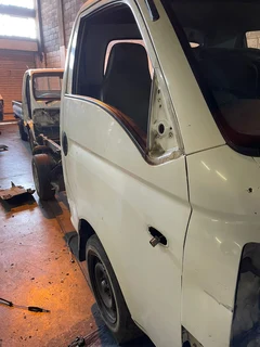 Hyundai H100 Complete Bakkie Stripping for Spares