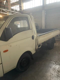 Hyundai H100 Complete Bakkie Stripping for Spares