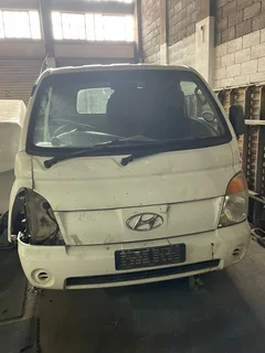 Hyundai H100 Complete Bakkie Stripping for Spares