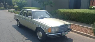1983 Mercedes-Benz W123 Sedan