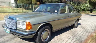 1983 Mercedes-Benz W123 Sedan