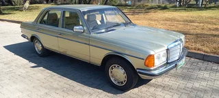 1983 Mercedes-Benz W123 Sedan