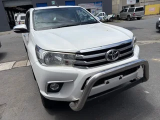 2017 TOYOTA DIESEL 4x4 HILUX 2.8 GD-6 DOUBLE CAB 6 SPEED MANUAL BAKKIE