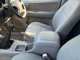 2010 TOYOTA DIESEL HILUX 2.5 D-4D SRX SINGLE CAB RAISED BODY LWB 4x2 BAKKIE