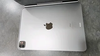 Ipad pro 3rd gen 11&#34; with keyboard