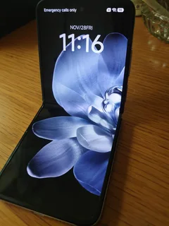 Xiaomi Mix Flip phone