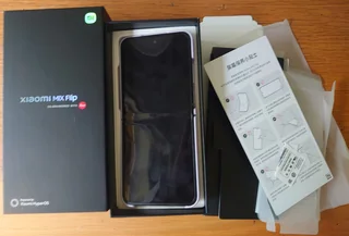 Xiaomi Mix Flip phone