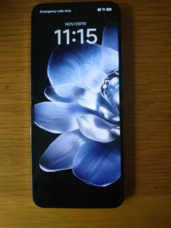 Xiaomi Mix Flip phone