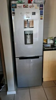 Samsung 309L upright fridge freezer combo