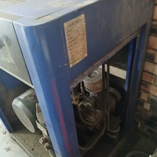 Aero cure screw compressor