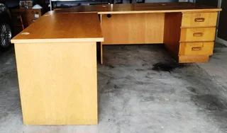 Large L-Shape Corner Office Desk