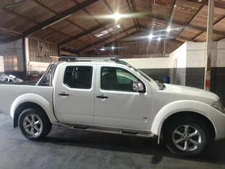 2011 Nissan Navara Double Cab V9X  4x4