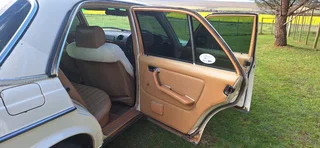 W123 series Merc 200 -1985 for parts. Top gasket blown