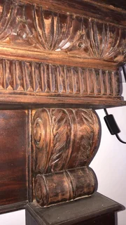 Fireplace mantlepiece