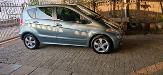 Mercedes Benz - A200
