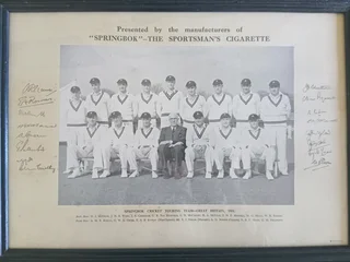 Original Springbok cricket touring team, UK, 1951 with signatures in frame with book