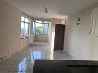 Doonside Beach ~ Open plan  Studio unit -R405 000!  Share block CASH offers. Immediate availability