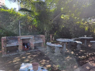 Doonside Beach ~ Open plan  Studio unit -R405 000!  Share block CASH offers. Immediate availability