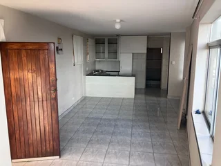 Doonside Beach ~ Open plan  Studio unit -R405 000!  Share block CASH offers. Immediate availability