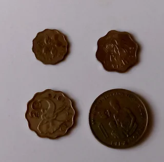 COLLECTABLES: COINS AND NOTES OF SWAZILAND: 4 COINS &#43; 2 NOTES