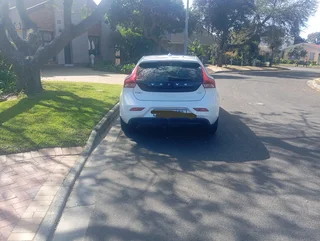 2019 VOLVO V40 D3 MOMENTUM