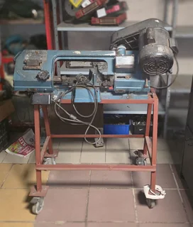 Contractors Power Hacksaw cut anything Steel ,Wood etc. Fast cutting