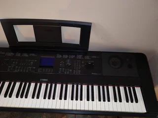Yamaha Portable Grand Piano DGX 660