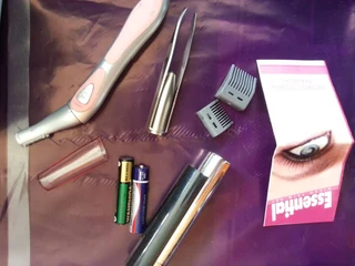 Facial hair trimming set