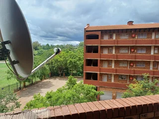 2 Bedroom Apartment for sale in Centurion