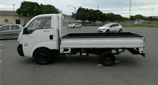 Kia truck/bakkie for hire for removals of furniture etc