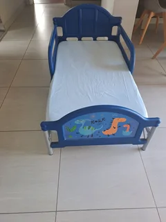 Toddler bed