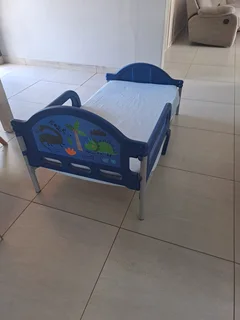 Toddler bed