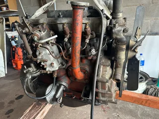 Land Rover 2.25 diesel engine with hanging parts for sale running order