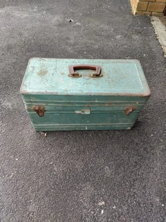 Metal toolbox