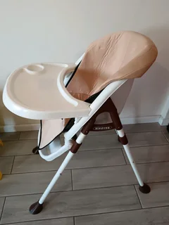 Baby feeding chair