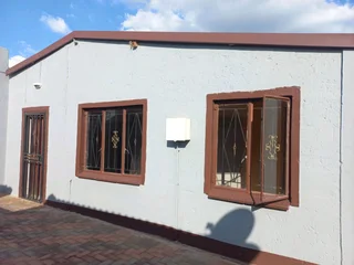 Property to rent in Protea Glen