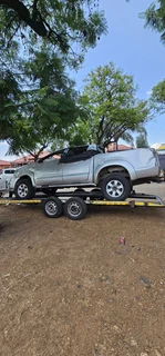 Toyota Hilux 2011 model 3.0 d4d with 1KD engine stripping for spares code 2