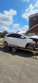 Hyundai i30 1.6 2014 model with G4FG engine stripping for spares code 2