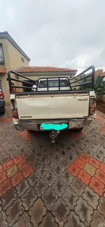 Toyota Hilux 3.0 d4d 2009 model with 1kd Engine stripping for spares code 2