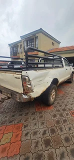 Toyota Hilux 3.0 d4d 2009 model with 1kd Engine stripping for spares code 2