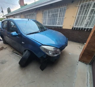 Renault Sandero 2012 model 1.6 with K7MF engine 8v stripping for spares code 2