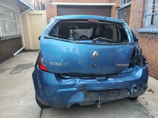 Renault Sandero 2012 model 1.6 with K7MF engine 8v stripping for spares code 2